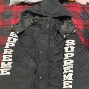 Supreme Jacket size M Sideline Parka used 3 times